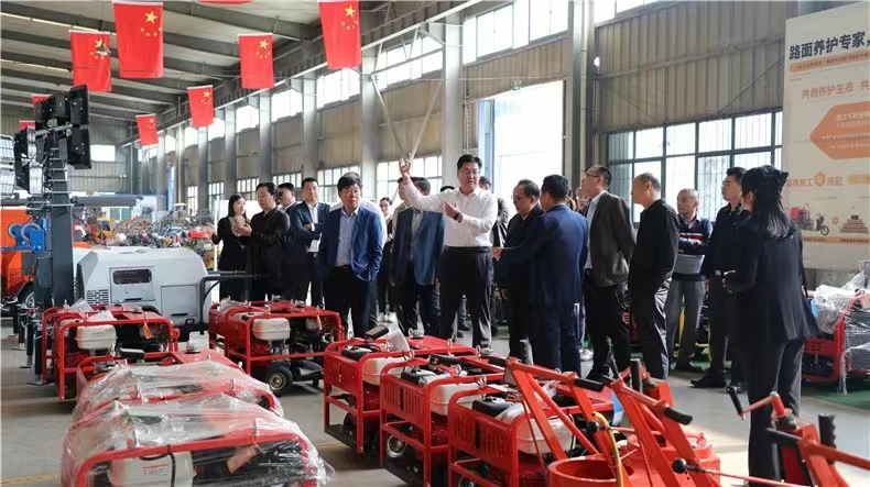 <b>熱烈歡迎民建、高新區(qū)領(lǐng)導(dǎo)蒞臨薩奧</b>