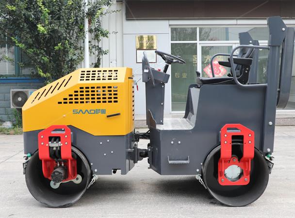 小型<font color='red'><font color='red'>壓路機(jī)</font></font>停放時(shí)，方向